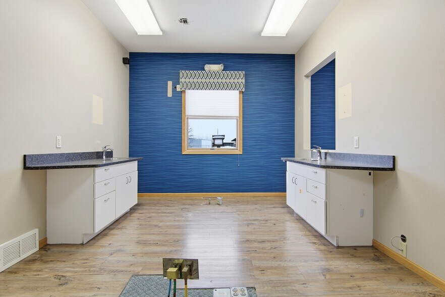 More Photos Of 1813 Wilson St, Menomonie Medical For Sale
