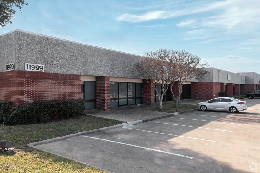More Photos Of 11999 Plano Rd, Dallas Light Distribution For Lease