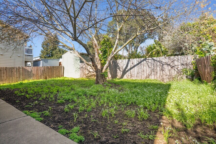 More Photos Of 2261 48 Ave, Oakland Apartments For Sale