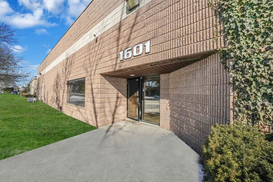 Primary Photo Of 1601 Arctic Avenue, Bohemia, NY 11716, Bohemia Warehouse For Lease