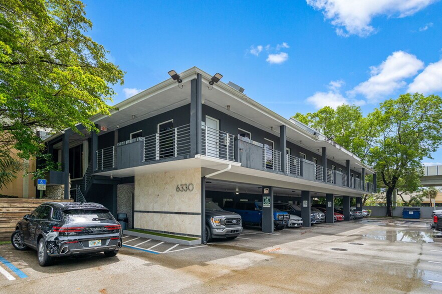 More Photos Of 6330 Manor Ln, South Miami Office For Lease