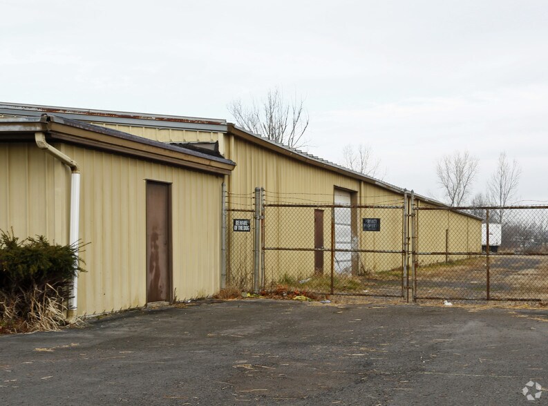 More Photos Of 1107 E Kibby St, Lima Warehouse For Lease