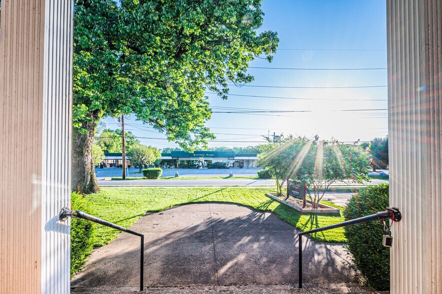 More Photos Of 824 Lehman Ave, Bowling Green Religious Facility For Sale