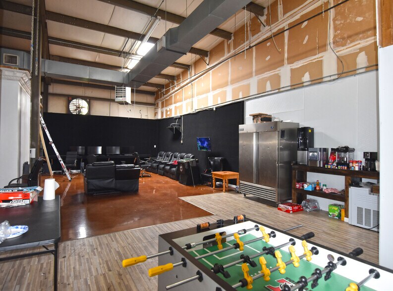 More Photos Of 221-245 Blanton Ave, Nashville Warehouse For Lease