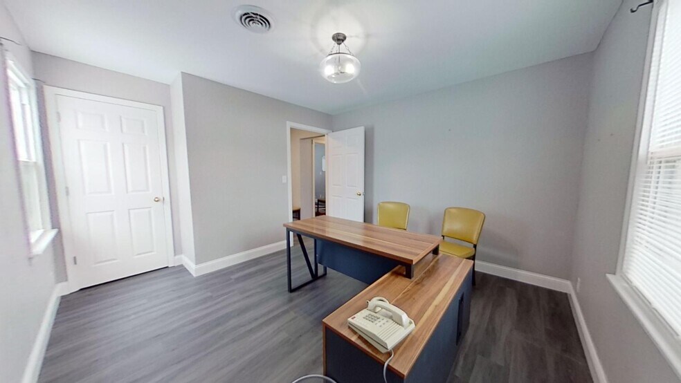 More Photos Of 616 S Sturgeon St, Montgomery City Office Residential For Sale