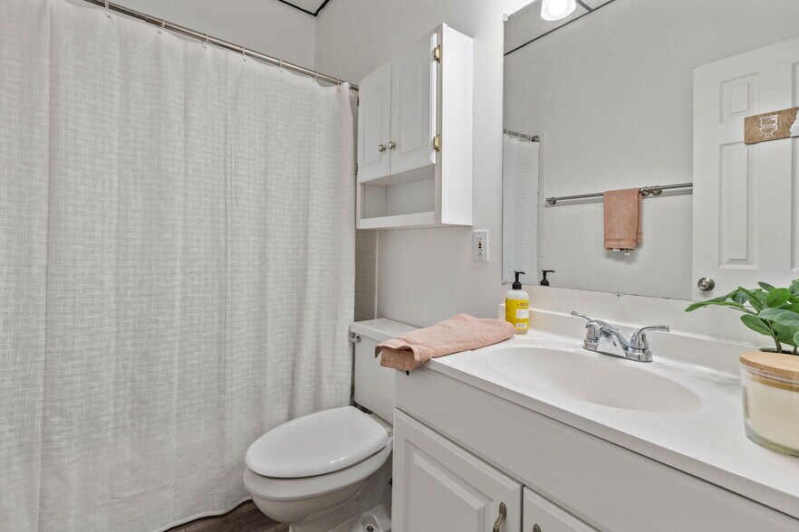 More Photos Of 324 Main St, Longmont Storefront Retail Office For Lease