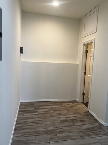 More Photos Of 2903 1/2 Honolulu Ave, Glendale General Retail For Lease