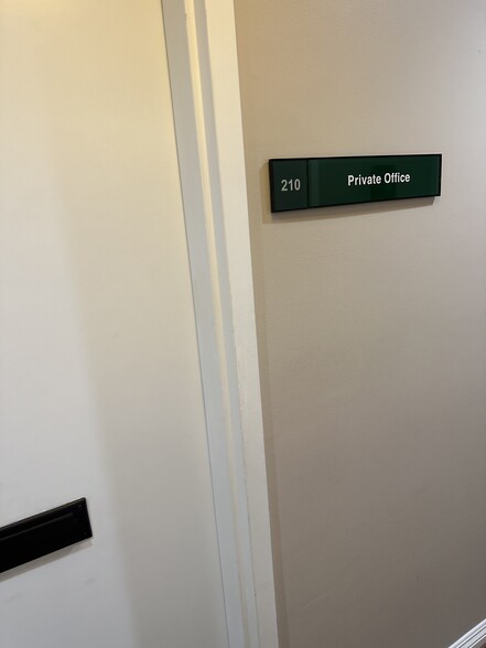 More Photos Of 881 Dover Dr, Newport Beach Medical For Lease