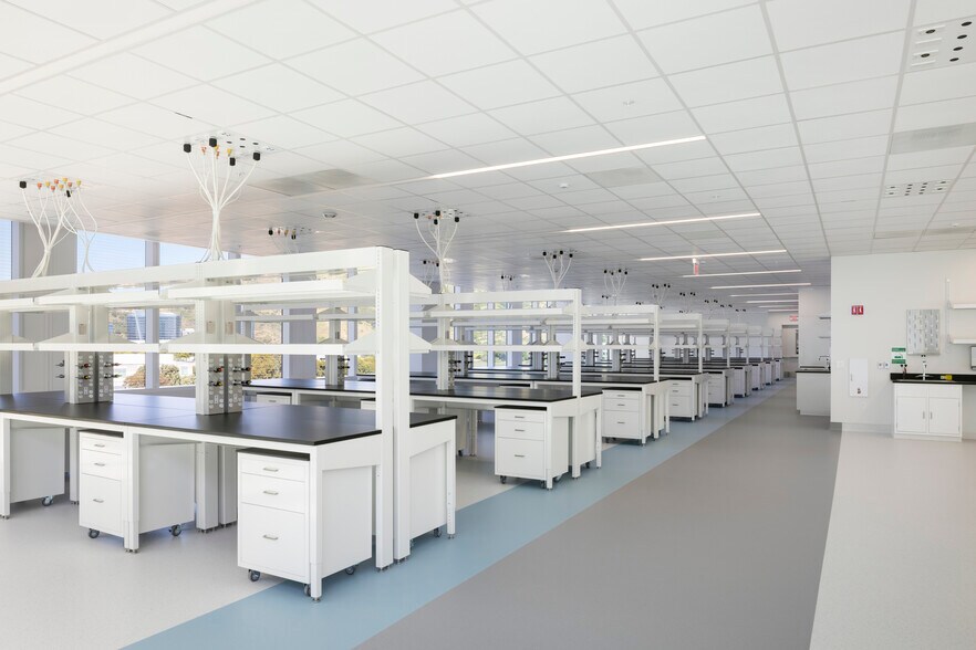 More Photos Of 384 Oyster Point Blvd, South San Francisco Unknown For Lease