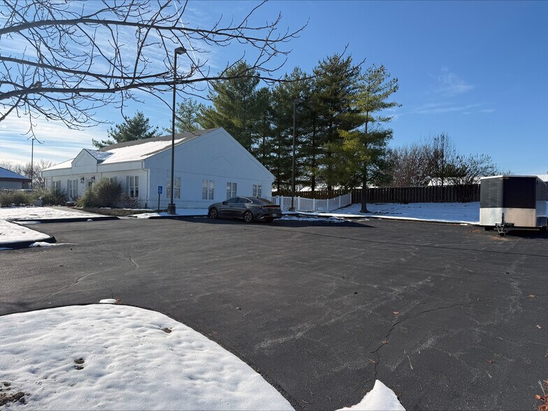 More Photos Of 1380 Triad Center Dr, Saint Peters Office For Lease