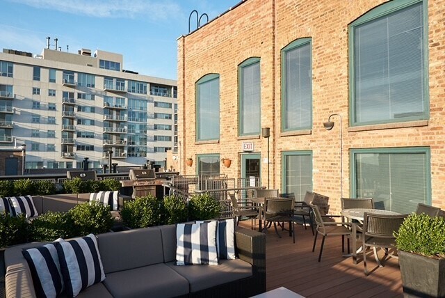 More Photos Of 915 W Huron St, Chicago Office For Lease