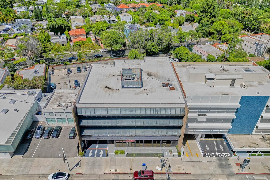 More Photos Of 8737 Beverly Blvd, West Hollywood Medical For Sale