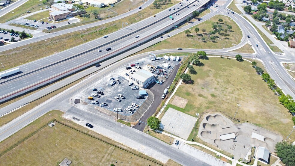 More Photos Of 2250 S IH-35, New Braunfels Auto Dealership For Sale