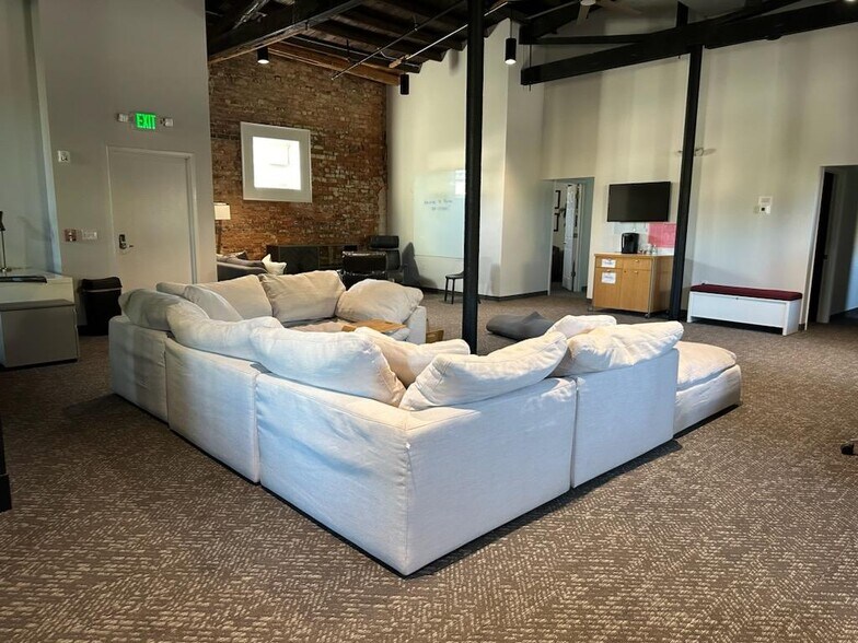 More Photos Of 510-512 Broad St, Rome Office For Sale