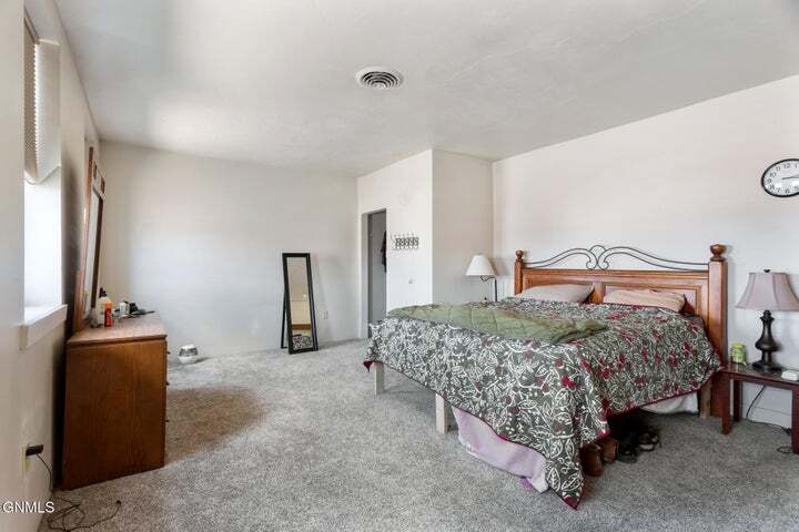 More Photos Of 213 11th St W, Williston Restaurant For Sale