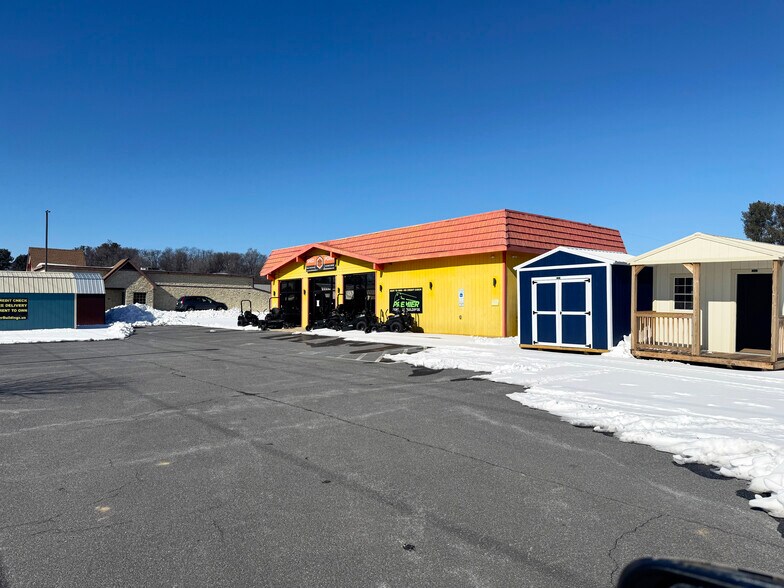 More Photos Of 2101 W Main St, Waynesboro Freestanding For Lease