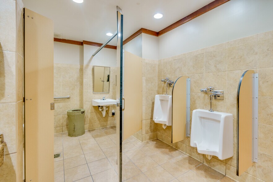 More Photos Of 3162 S Atlantic Ave, Daytona Beach Shores Restaurant For Sale