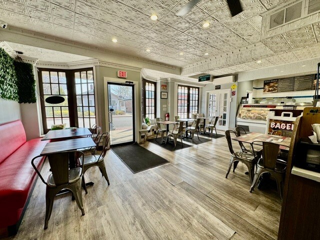 More Photos Of 410 Lake Ave, Saint James Freestanding For Sale