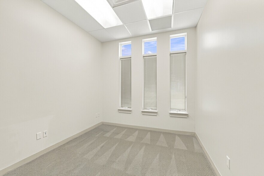 More Photos Of 1354 N Laura St, Jacksonville Office For Sale