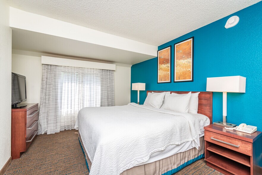 More Photos Of 1530 Howe Ave, Sacramento Hotel For Sale