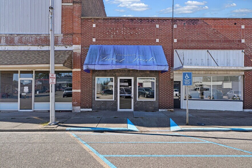 Primary Photo Of 105 McCreary St, Fort Branch Storefront Retail Office For Sale