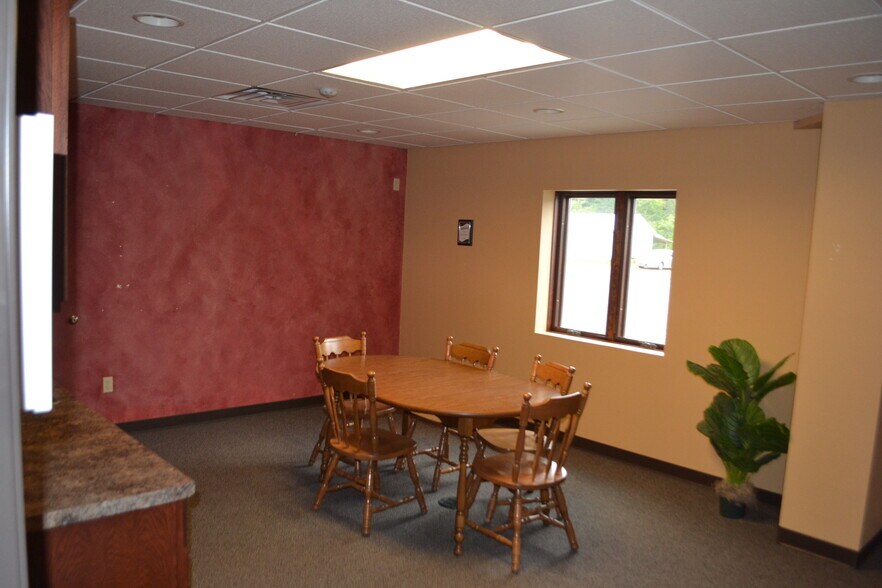 More Photos Of 1730 WI-153, Mosinee Warehouse For Lease