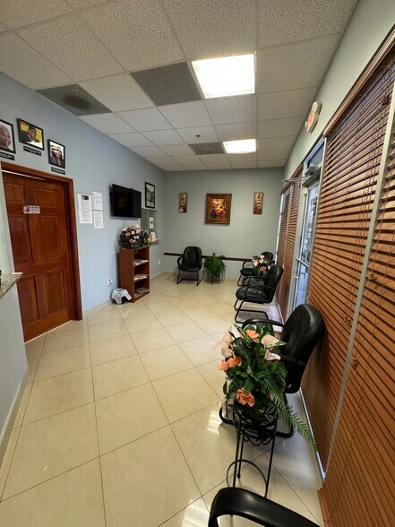 More Photos Of 1741-1759 N University Dr, Pembroke Pines Storefront Retail Office For Sale