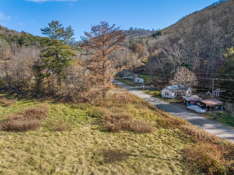 More Photos Of 300 Baird Cove Rd, Asheville Land For Sale