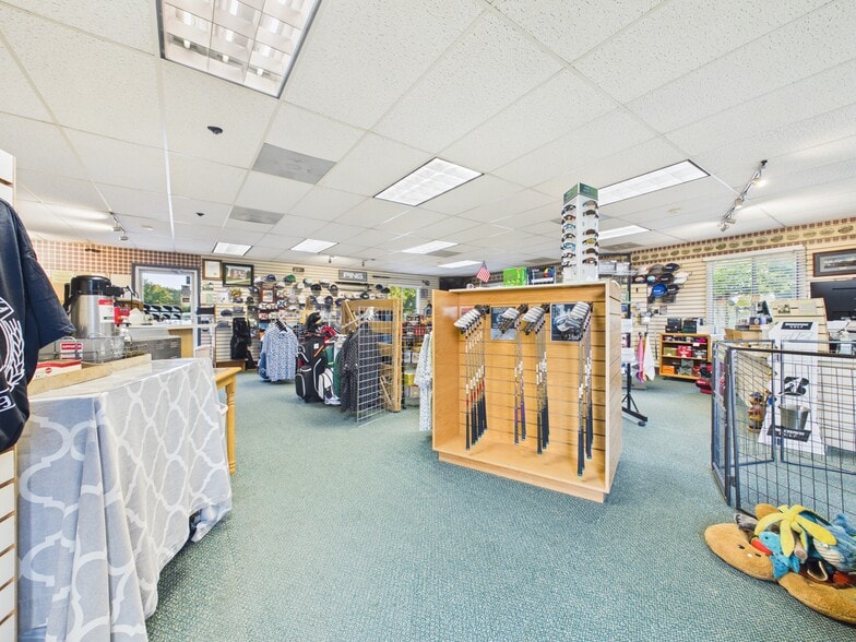 More Photos Of 7453 400 S, Marion Sports And Entertainment For Sale