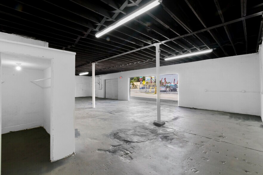 More Photos Of 499 NW 79th St, Miami Auto Repair For Sale