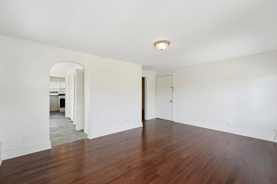 More Photos Of 3206 E Magnolia Ave, Knoxville Apartments For Sale