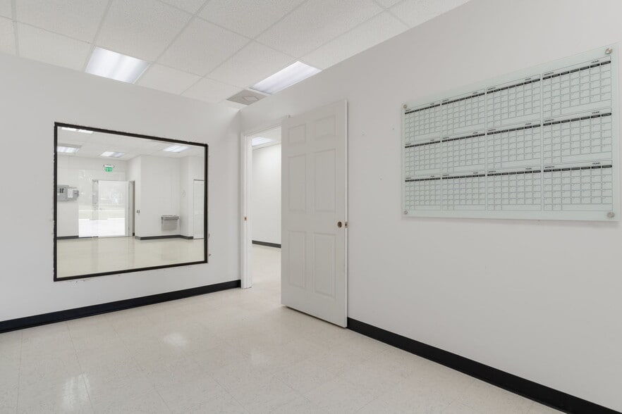 More Photos Of 1298 E Norvell Bryant Hwy, Hernando Freestanding For Sale