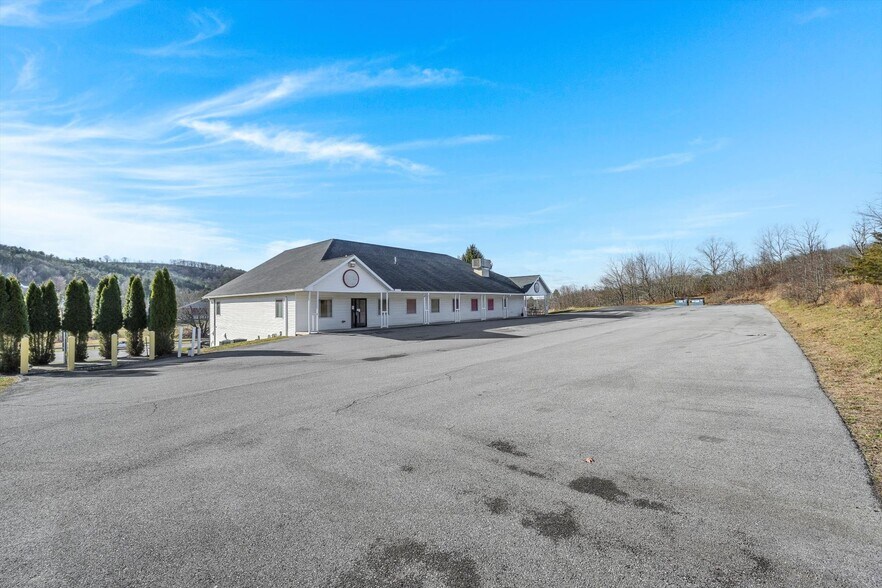 More Photos Of 200 Pine Brook Pl, Orwigsburg Medical For Lease