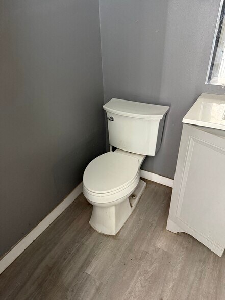 More Photos Of 1210 2nd Street st, El Centro Service For Sale