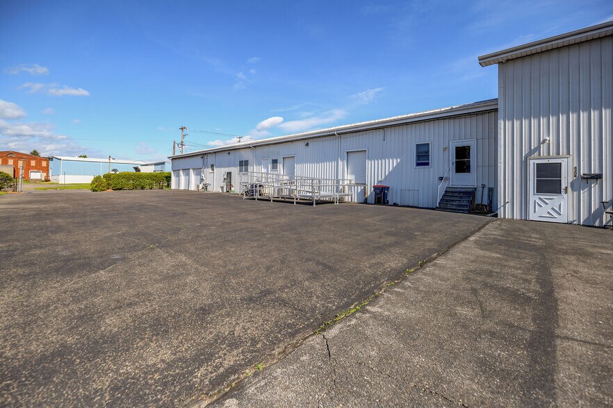 More Photos Of 820 Railroad St, Bloomsburg Warehouse For Sale