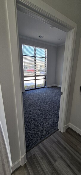 More Photos Of 1630 W Prosper Trl, Prosper Unknown For Lease