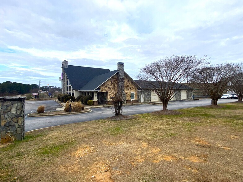 More Photos Of 3905 Fernandina Rd, Columbia Freestanding For Sale