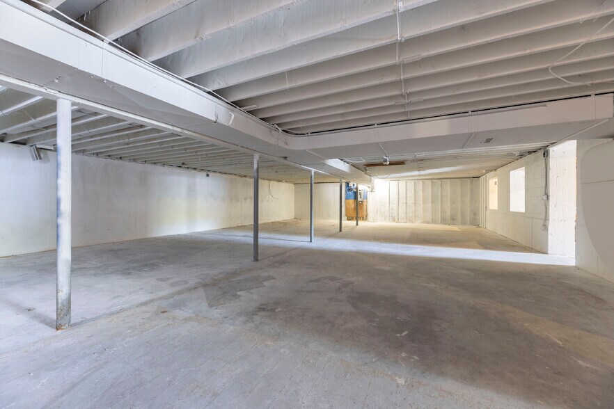 More Photos Of 120 Point Judith Rd, Narragansett Unknown For Lease