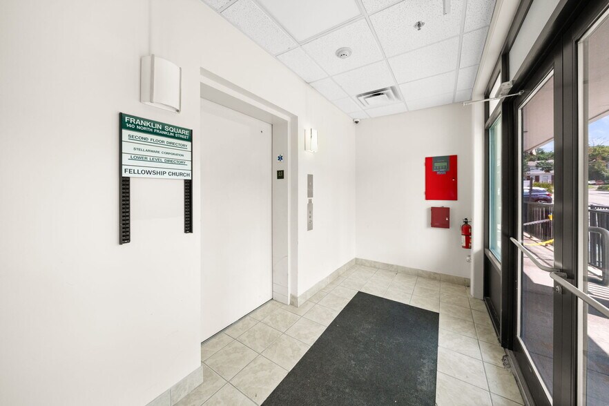 More Photos Of 140 N Franklin St, Holbrook Office For Sale