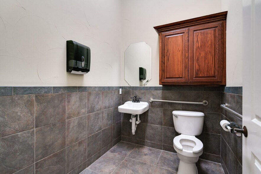 More Photos Of 1141 Keller Pky, Keller Medical For Lease