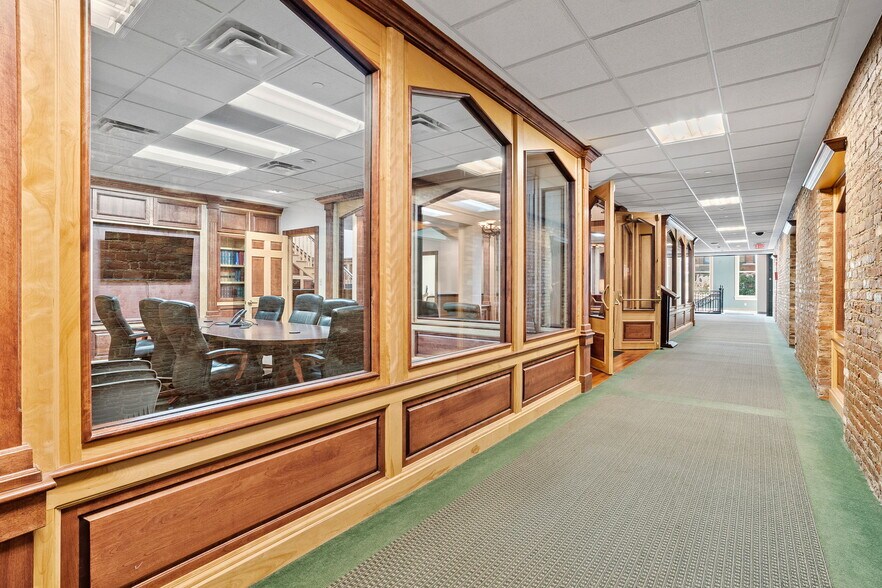More Photos Of 309 Court Ave, Des Moines Office For Lease