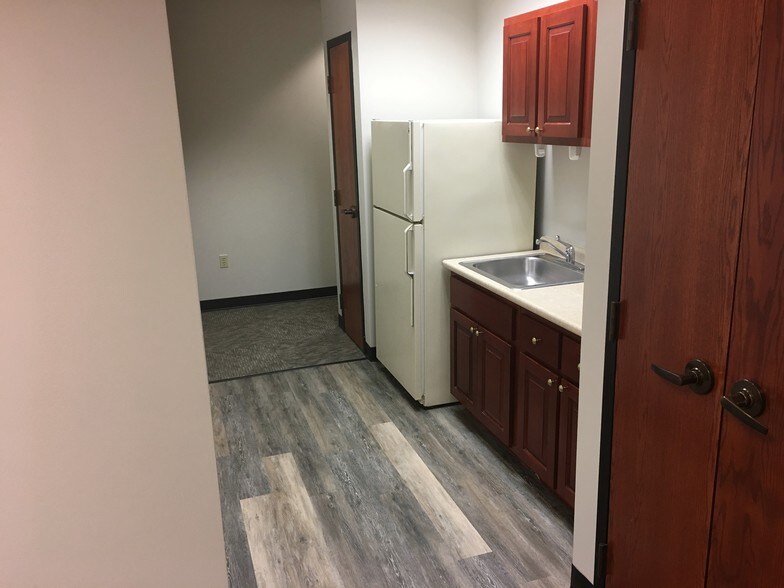 More Photos Of 700 Washington St, Columbus Office For Lease