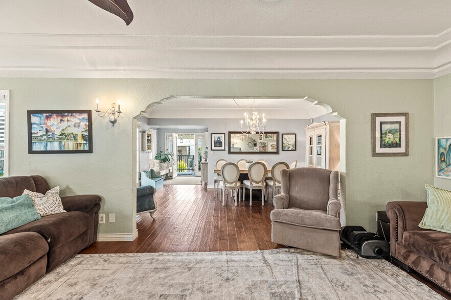 More Photos Of 906 E Commonwealth Ave, Fullerton Storefront For Sale