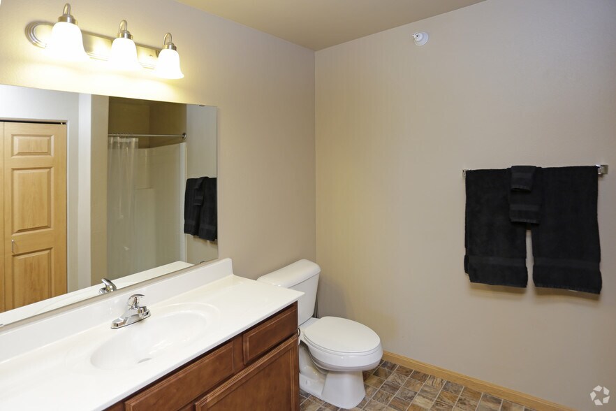 More Photos Of 1002 Elm St NE, Tioga Apartments For Lease