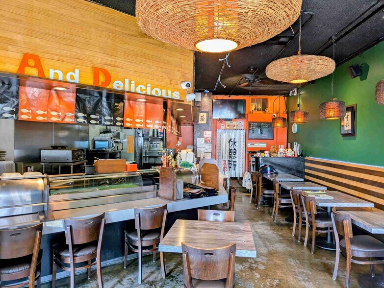 More Photos Of 11617 Santa Monica Blvd, Los Angeles Restaurant For Lease