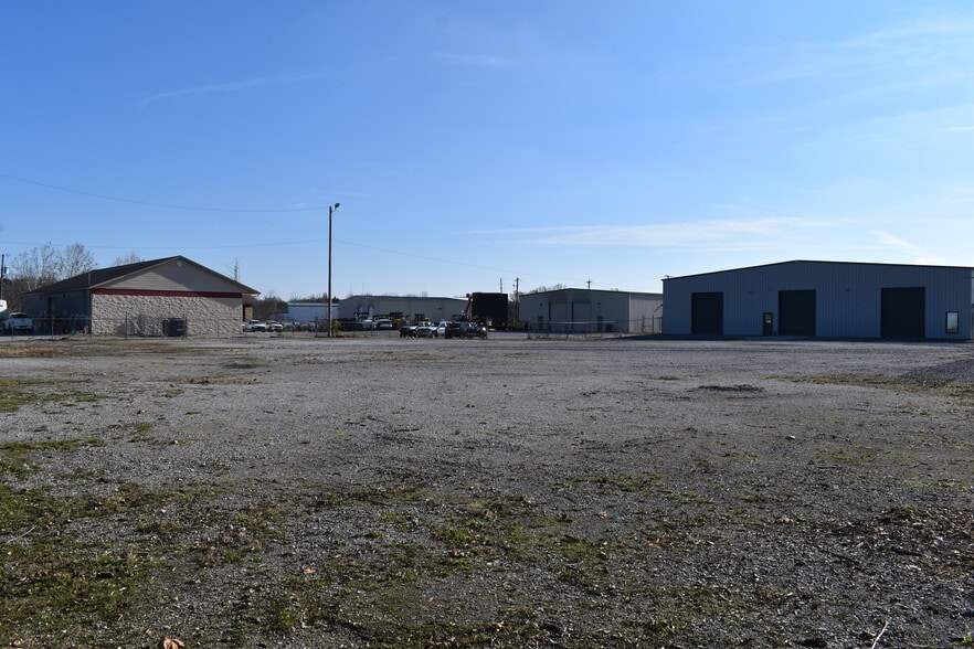More Photos Of 95 Hunt Dr, Rossville Industrial For Lease