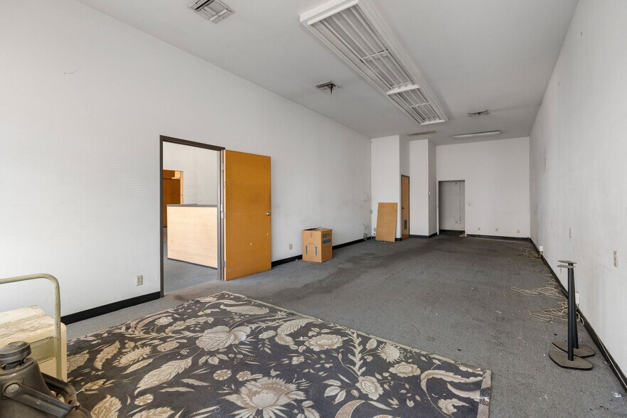 More Photos Of 24816-24820 Narbonne Ave, Lomita Storefront For Sale