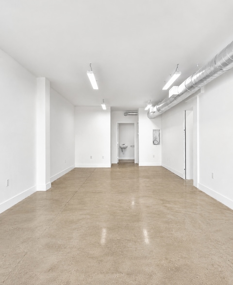 More Photos Of 118 NW 79th St, Miami General Retail For Lease