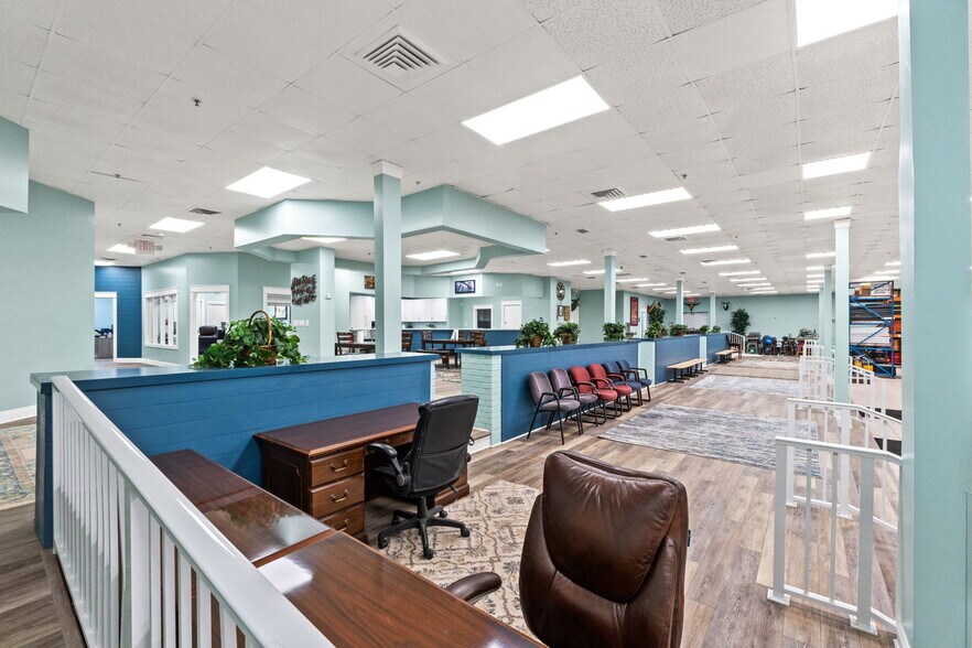 More Photos Of 5420 Hickory St, Panama City Office For Sale