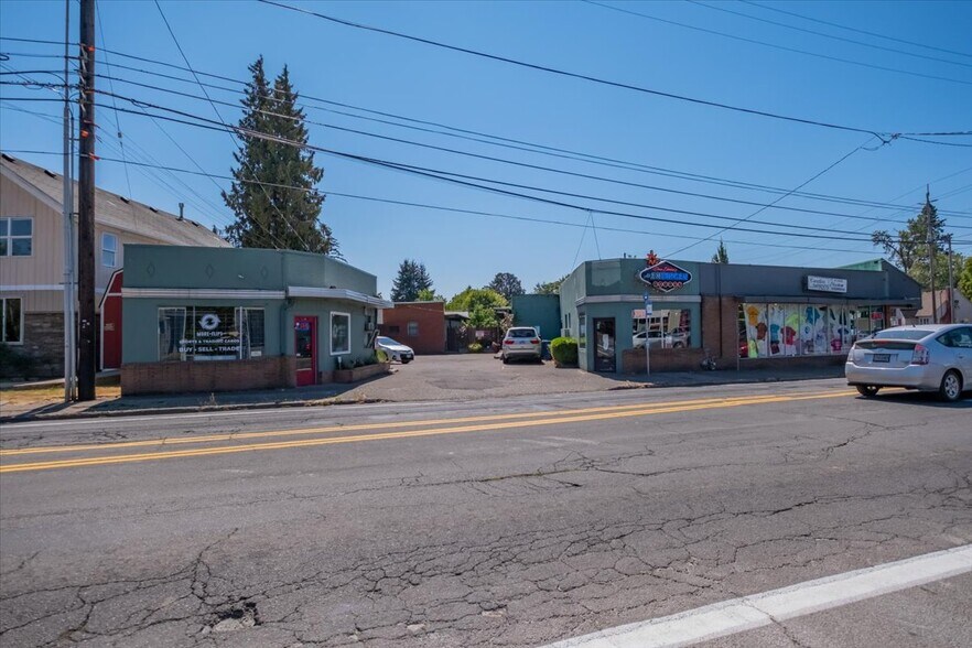 More Photos Of 1742 Center St NE, Salem Multifamily For Sale